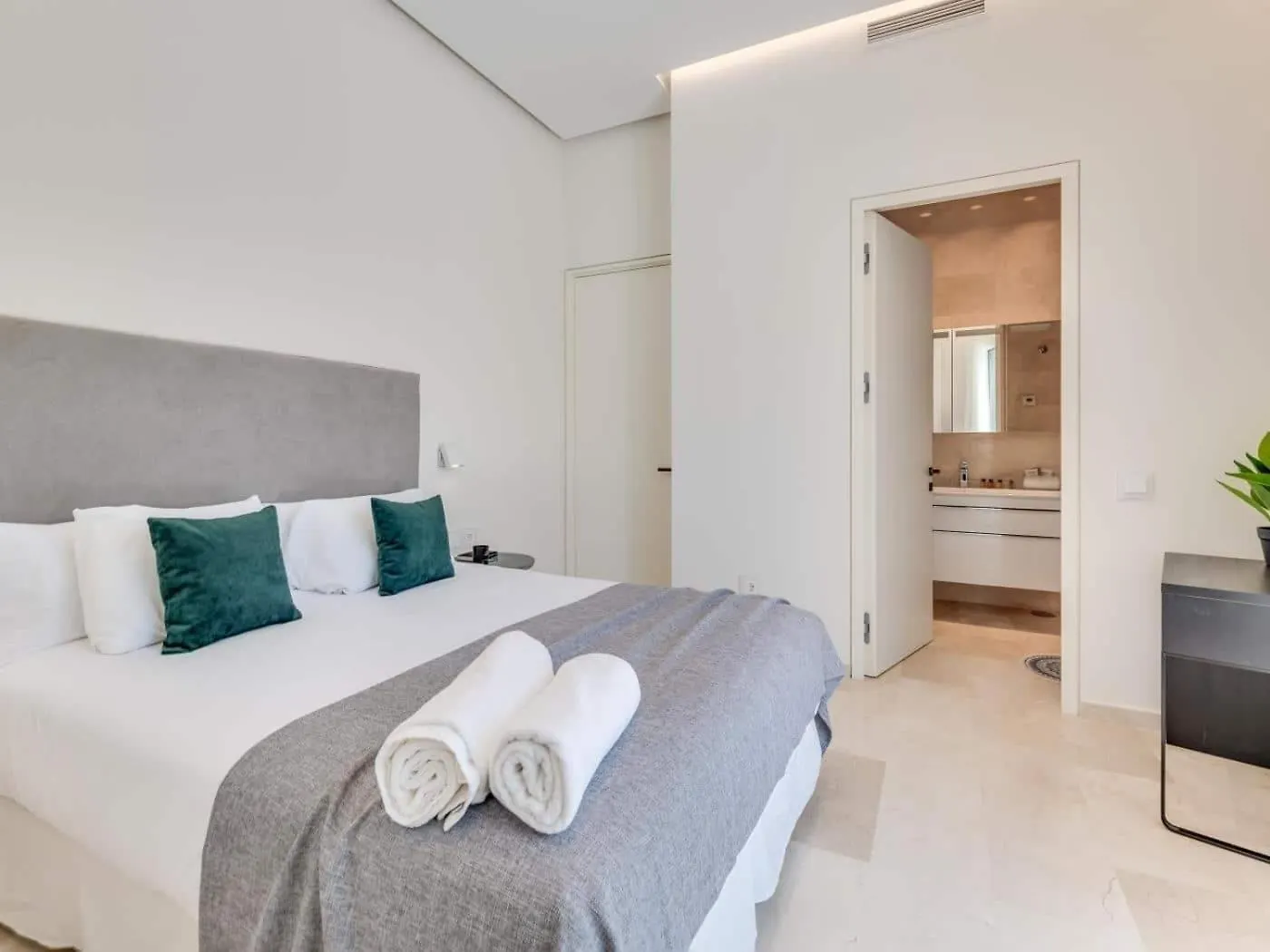 Vacation Marbella I Villa Velazquez, 150M To The Beach, Heated Pool, Golden Mile Spain